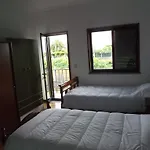 Hostel Constantino Al Paredes de Coura