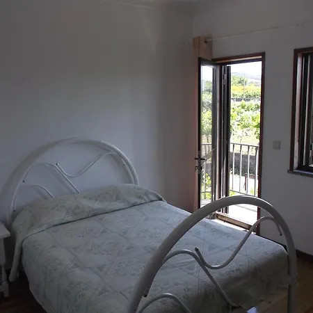 Constantino Al Paredes de Coura